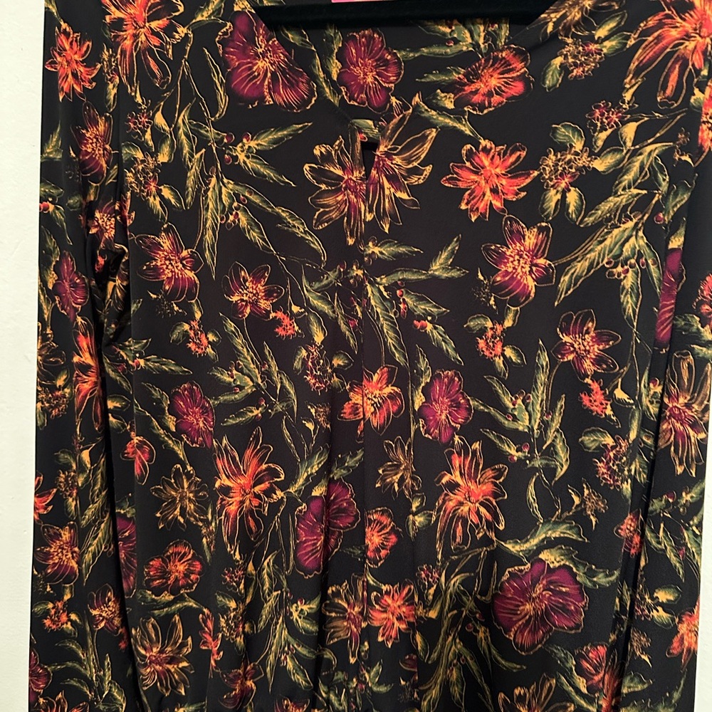 Floral dark tropical stretchy blouse